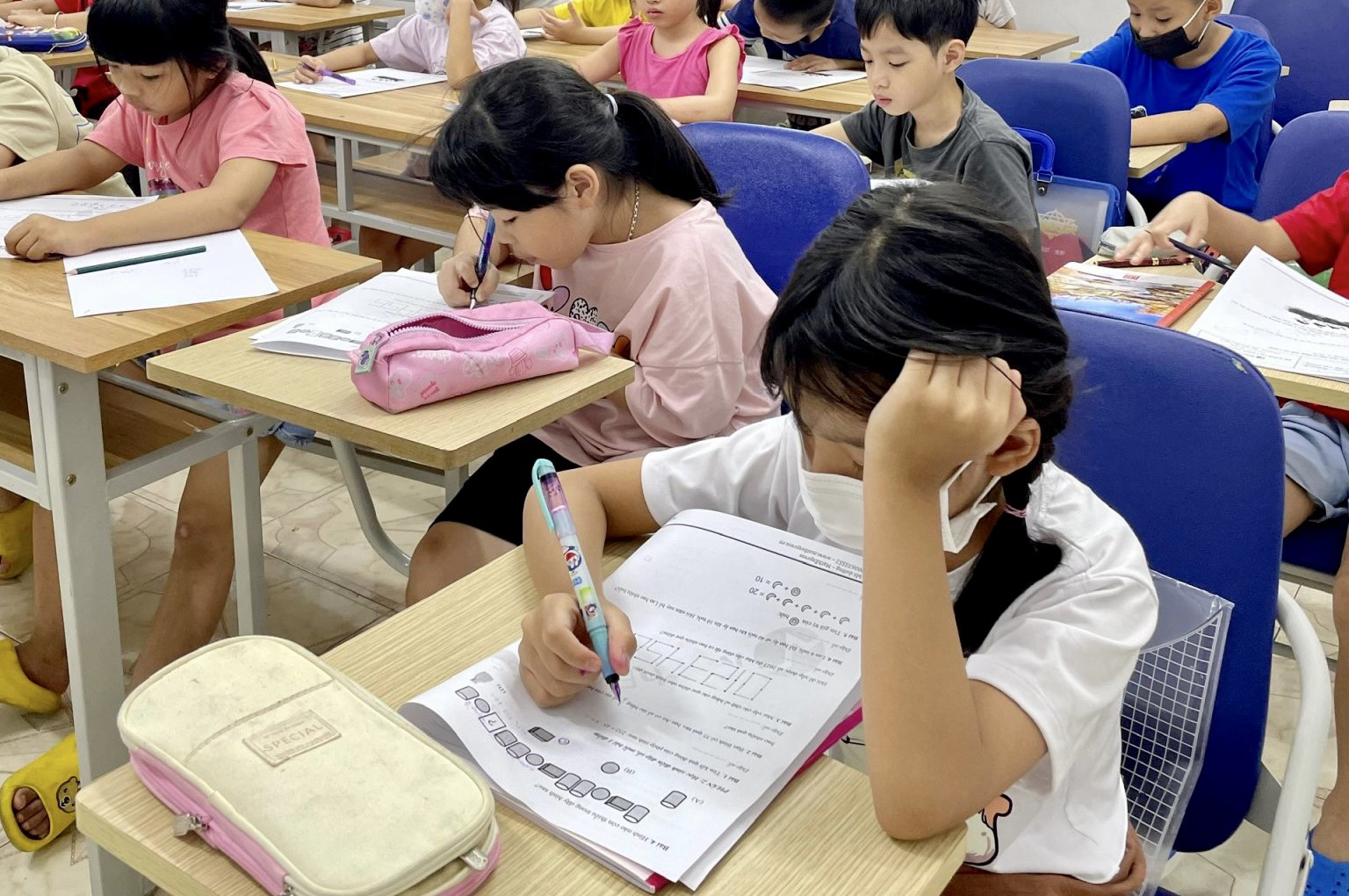 Ôn thi vào lớp 10 THPT Chuyên Sư Phạm cùng MathExpress