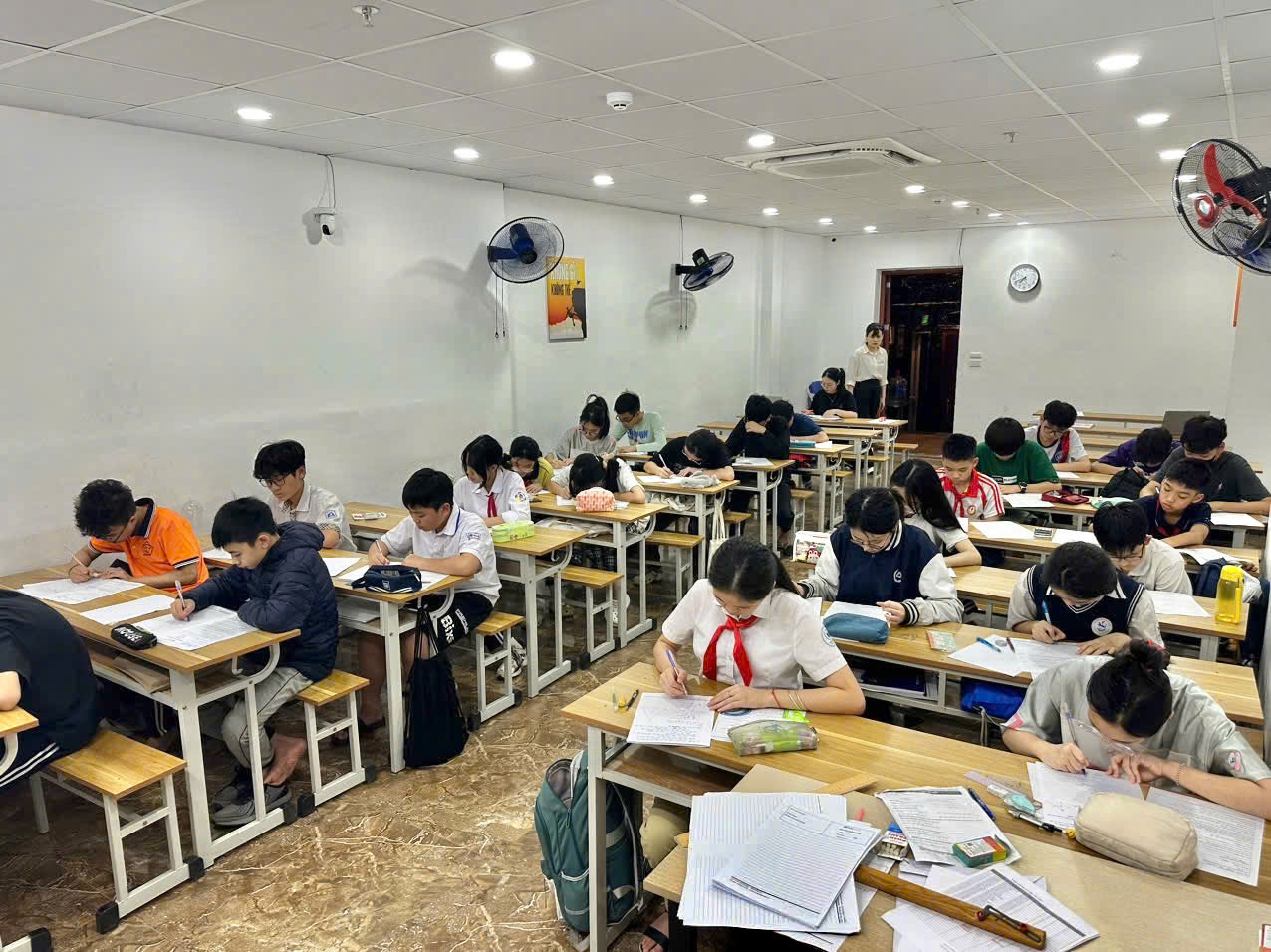Không khí khảo sát tại trung tâm Láng Hạ trong ngày khảo sát chất lượng ngày 25.03